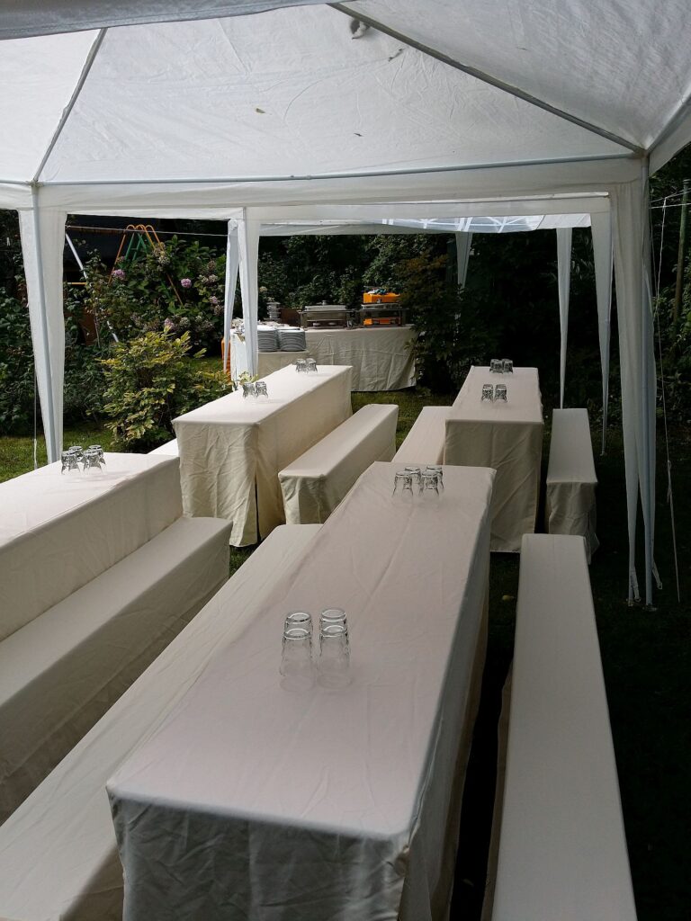 partyservice catering darmstadt bierzeltgarnituren mit hussenset